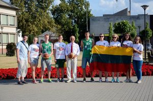 Projektas „Kamuolio skrydis, suvienijęs Lietuvą“. Trečioji kelionės diena. Prienai