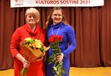 Projektą „Valkininkai – mažoji kultūros sostinė“ įgyvendinusios Valkininkų kultūros centro direktorė Jolanta Molienė ir Valkininkų bendruomenės pirmininkė Danutė Blažulionienė / Rūtos Averkienės nuotr.