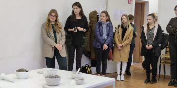 Dizaino Inovacijų centro vadovė Audronė Drungilaitė (antra iš kairės)