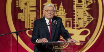 Valdas Adamkus
