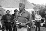 Antanas Terleckas prie Adomo Mickevičiaus paminklo Vilniuje 1987 m. rugpjūčio 23 d. organizavo mitingą Molotovo–Ribentropo sąmokslui paminėti