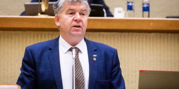 Atsisiųsti Vilnius, 2023 m. Kovo 13 d. (ELTA). Konferencija "Komunistinė ideologija ir jos praktika vakar ir šiandien. Lietuvos sovietinės okupacijos istorinis, moralinis ir teisinis įvertinimas". Istorikas prof. Valdas Rakutis Mariaus Morkevičiaus (ELTA) nuotr.