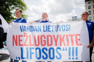 Lietuvos profesinės sąjungos „Solidarumas“ ir AB „Lifosa“ Nepriklausomos Profesinės Sąjungos mitingas prie Vyriausybės. ELTA / Josvydas Elinskas