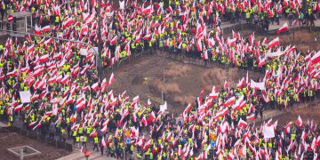 Tūkstančiai lenkų ūkininkų surengė protestą Varšuvoje / EPA-ELTA nuotr.