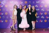 Pranas Mitkus ir Justė Jančiūnaitė su treneriais ir palaikymo komanda