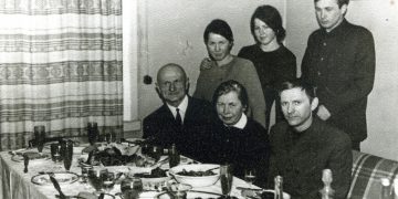 Juozas Tarvydas su šeima, minint jo 70-metį, 1970-01-06.