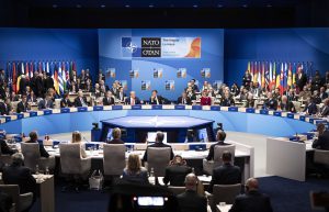NATO sąjungininkės įsipareigojo iki 2035 m. kasmet skirti gynybai po 5 proc. BVP / EPA-ELTA nuotr.