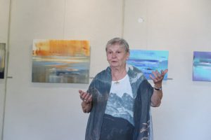 Kalba poeto K. Bradūno dukra Elena Bradūnaitė-Aglinskienė / Birutės Nenėnienės nuotr.