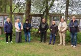 Prie istorinių Plokščių stendų naujų parodų organizatoriai ir autoriai (iš kairės): Vitas Daniliauskas, Rimantė Tamoliūnienė, Jonas Daniliauskas, Audrius Starkauskas, Antanas Mykolaitis, Zigmas Sederevičius, Algimantas Vorevičius / Birutės Nenėnienės nuotr.