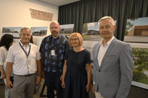 Merai architektų sąjungos pirmininkė L. Paulauskienė ir Panrs vyr. architektas D. Malinauskas