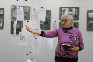 Panevėžio trečiojo amžiaus universiteto mobilografijos grupės fotografijų paroda „Sustabdyk šitą kadrą“. / Indrės Rapkevičienės nuotr.